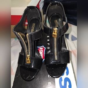 Michael Kors Black Women's Sandals. Patent Leather. Size 8